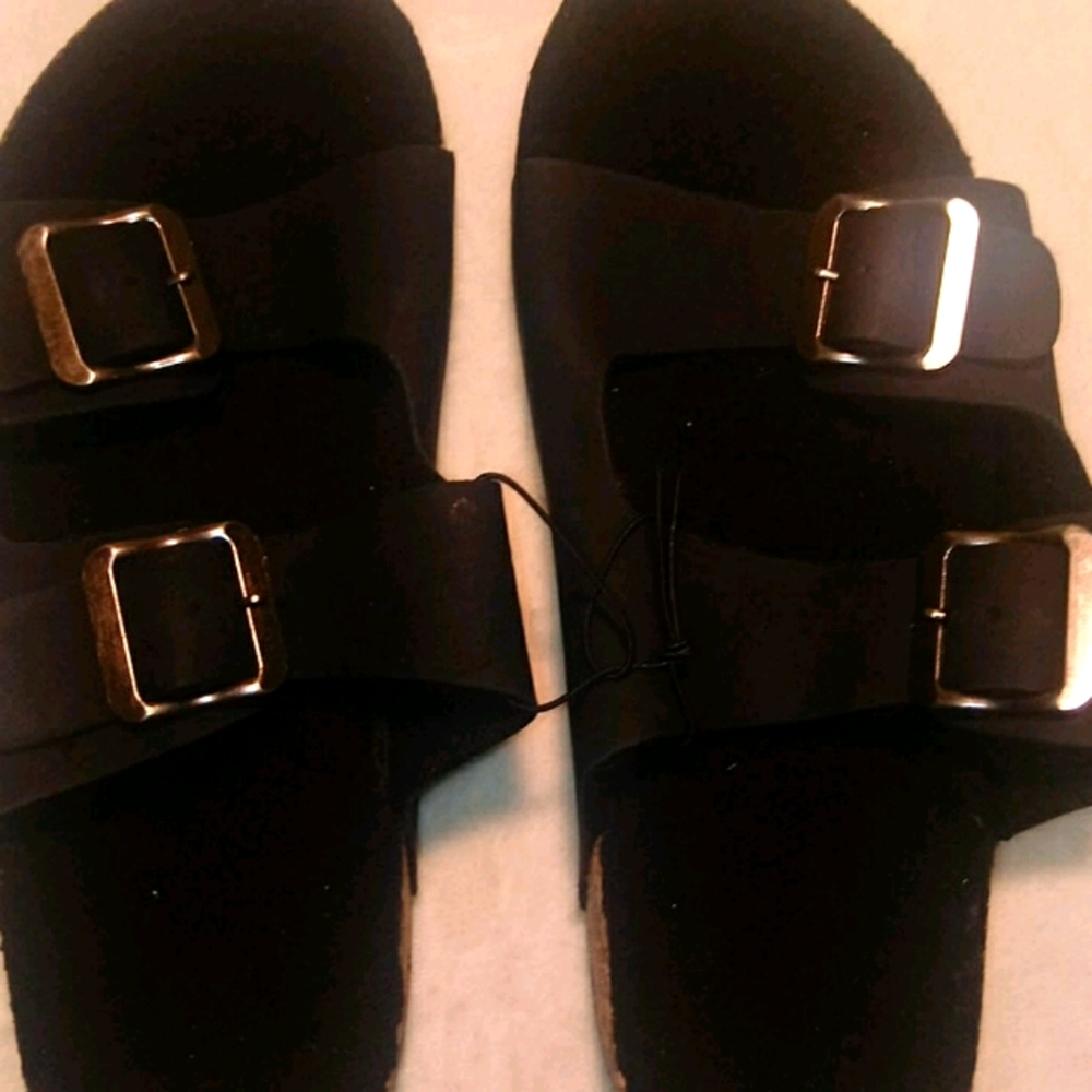 Brand New Womens Sandals / Flip Flops - Picture 2 of 5